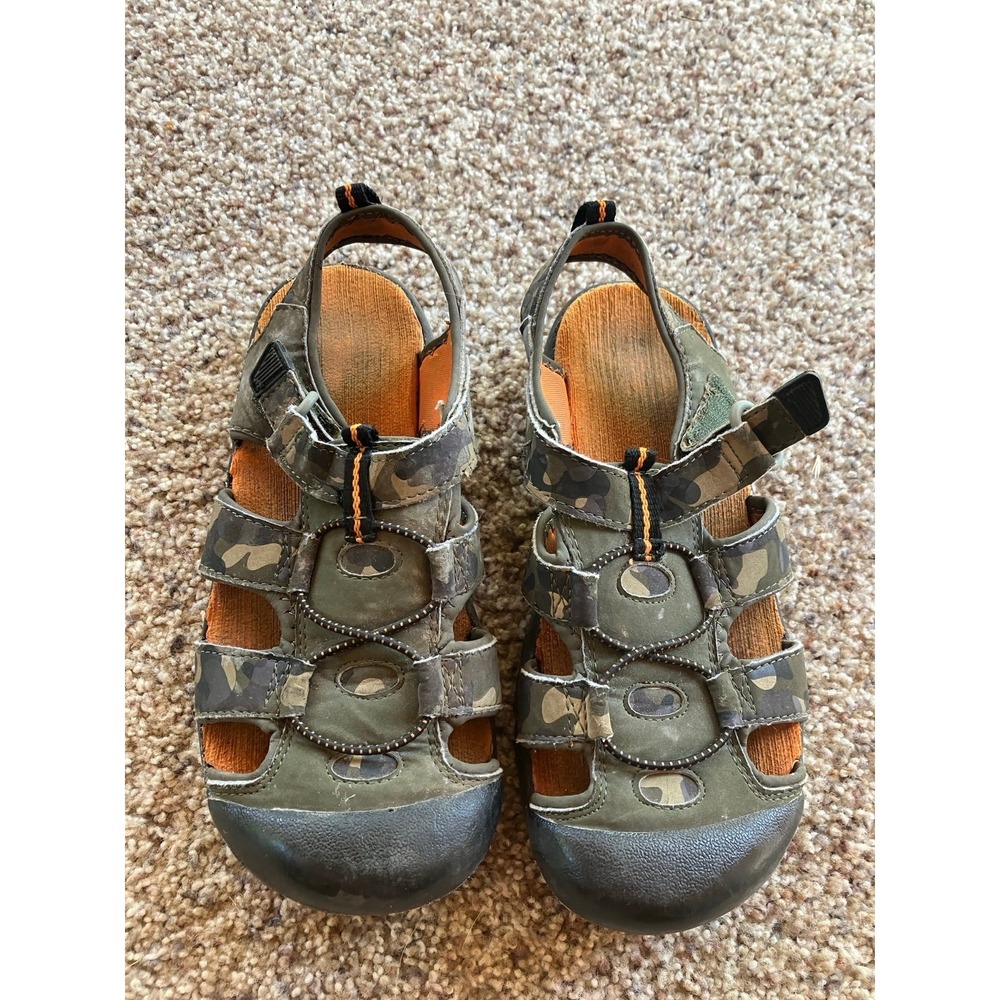 Boys size 2 sandals